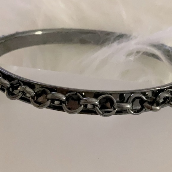 VINTAGE GUNMETAL CHAIN LINK BANGLE BRACELET - Picture 1 of 2